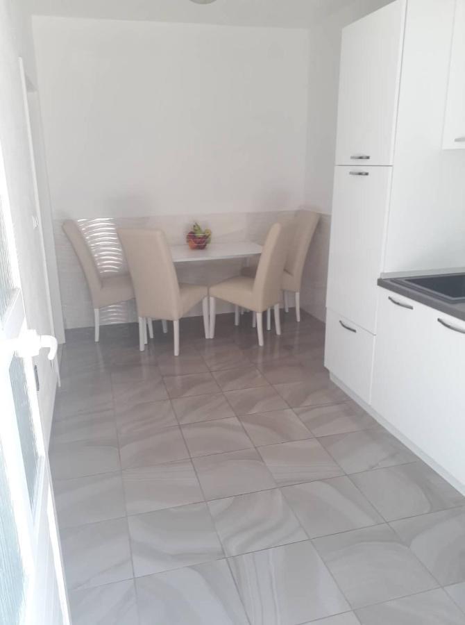 אורביץ Apartments Senka מראה חיצוני תמונה